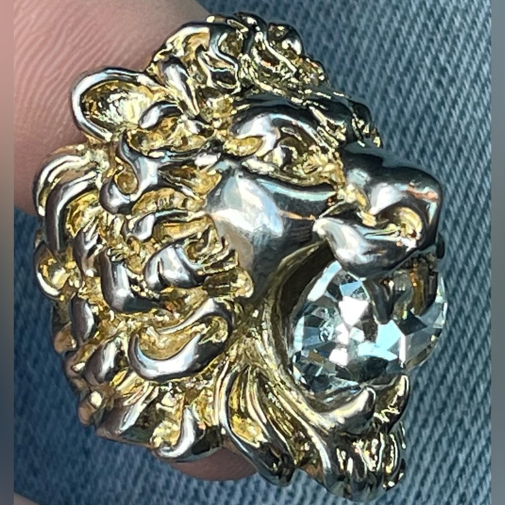 GOLD GUCCI LION RING - Picture 2 of 5